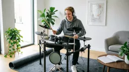 Электронные ударные V-Drums: как играть на барабанах в квартире и не мешать соседям?